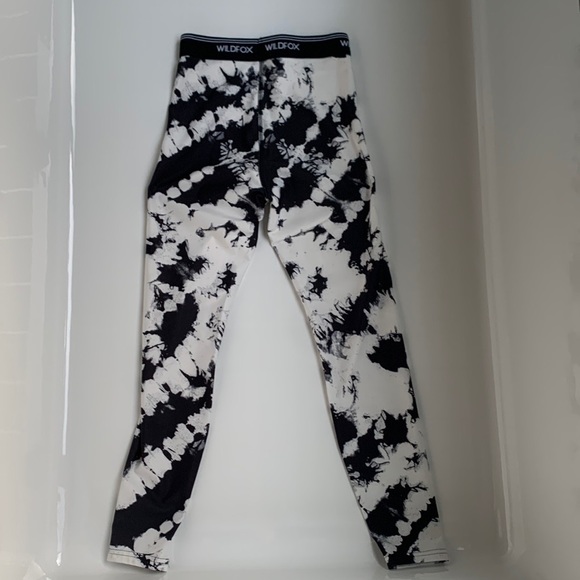 Wildfox High Waist Black And White Splatter Tie Dye 7/8 Leggings and Crop Top - Picture 6 of 10